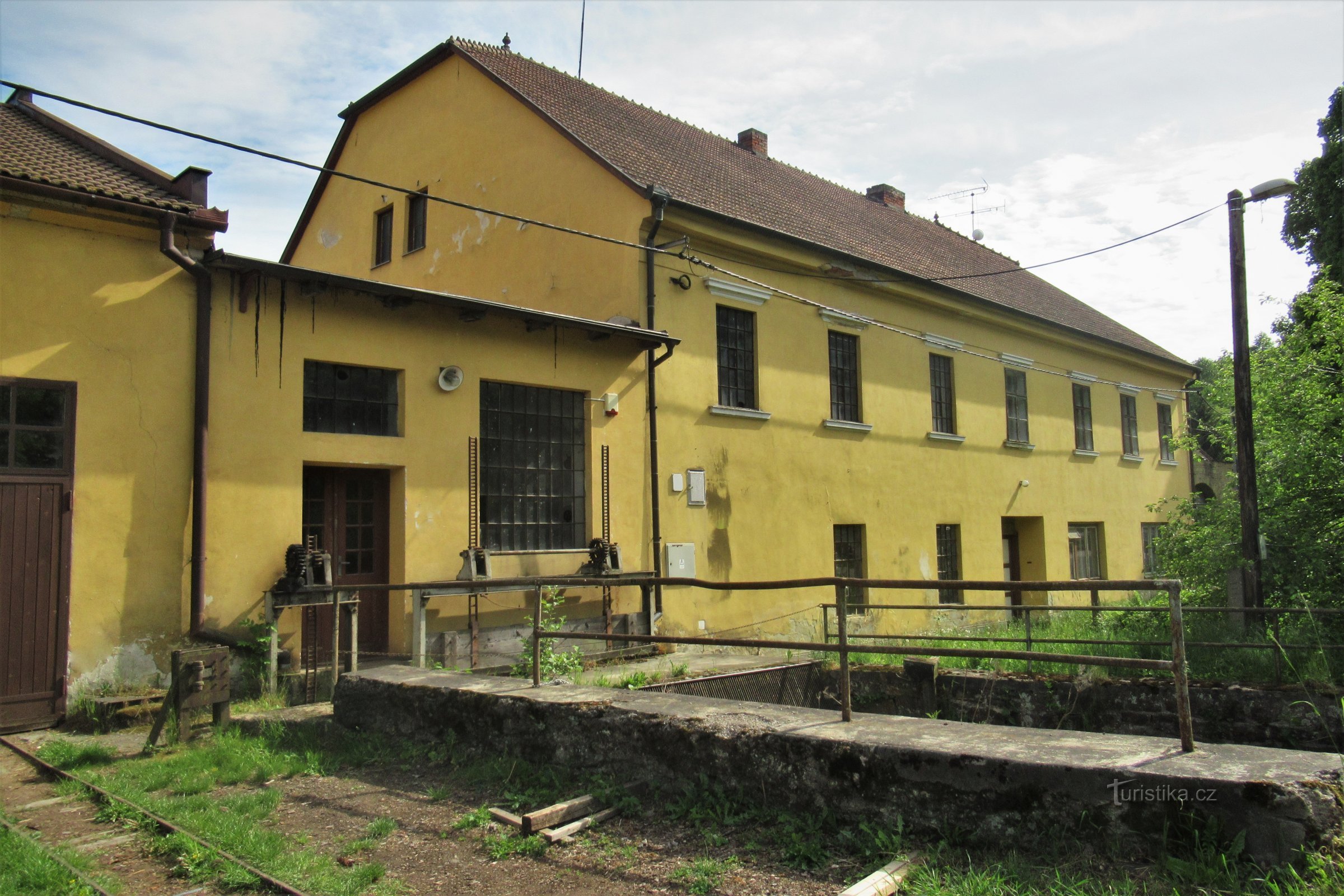 Nhà máy của Jaroš ở Zboňek