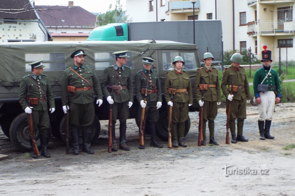 A Javornica Tüzérségi Gárda fel van szerelve