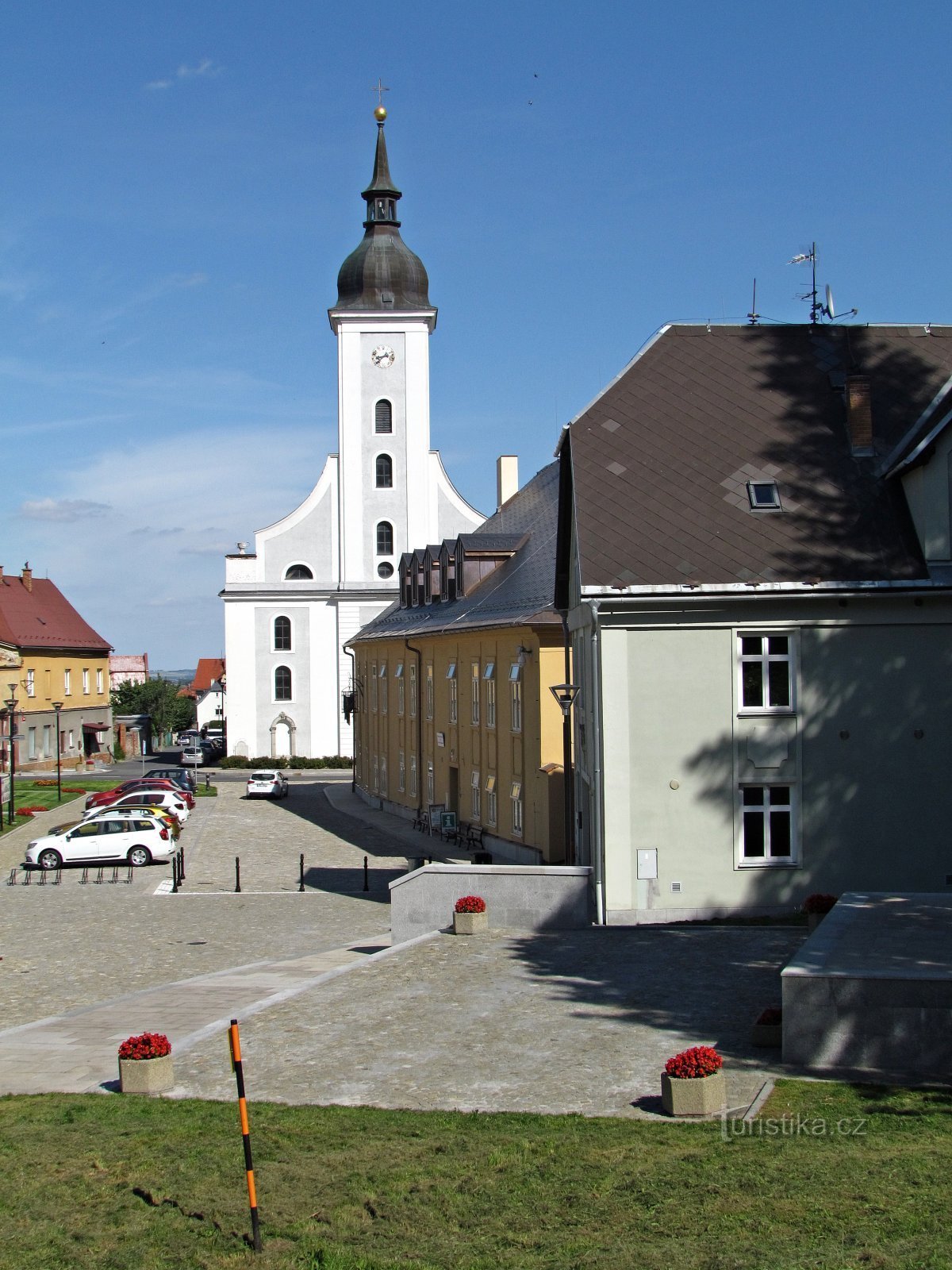 Den heliga treenighetens kyrka i Javornica