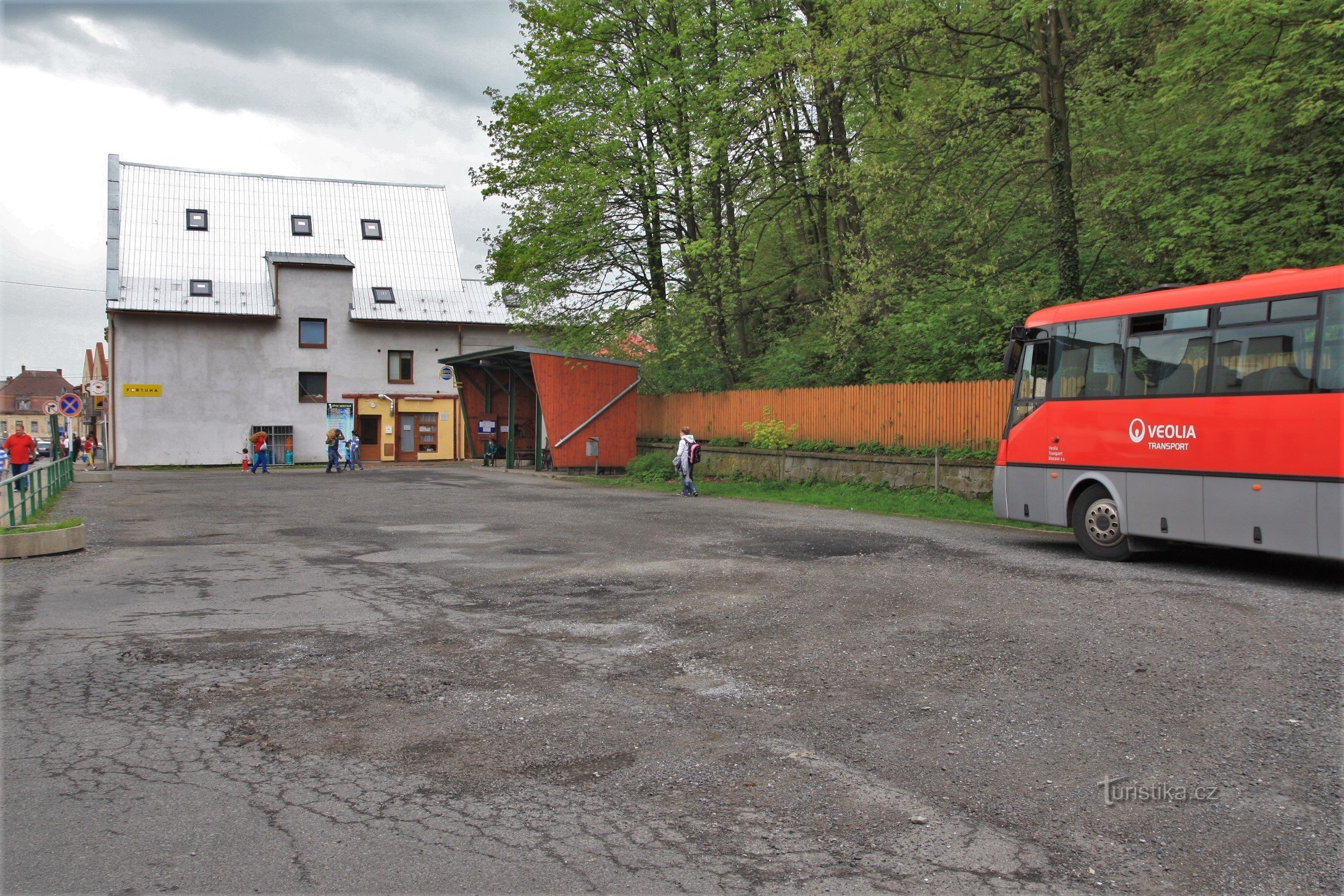 Javornik - estación de autobuses