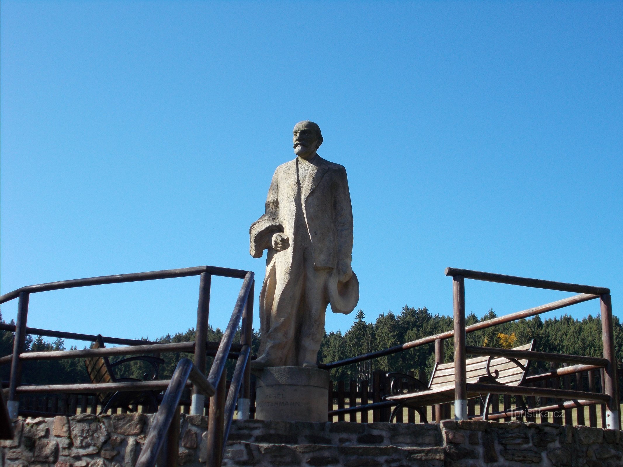 Arțar - statuia lui Karel Klostermann