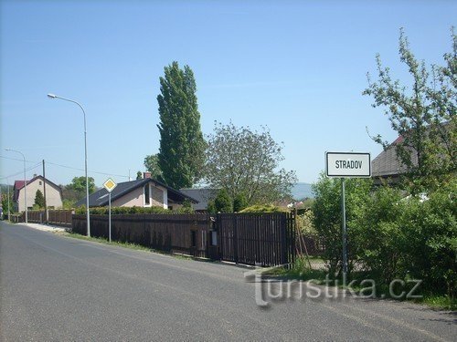 We gaan naar Stradovo voor een ander monument voor de Napoleontische veldslagen