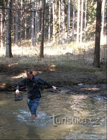 Eine der Furten: Eine von mehreren Furten auf der Bílá potoka. Aus eigener Erfahrung nein