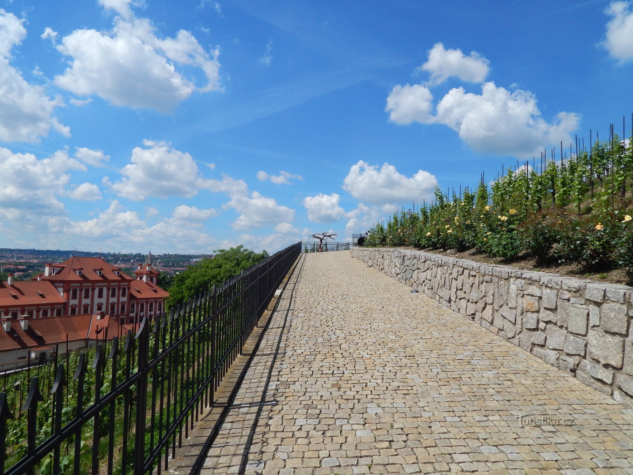 one of the entrances to the botanical garden