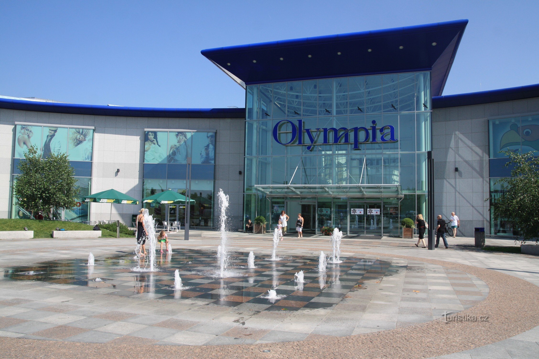 One of the entrances to the shopping center