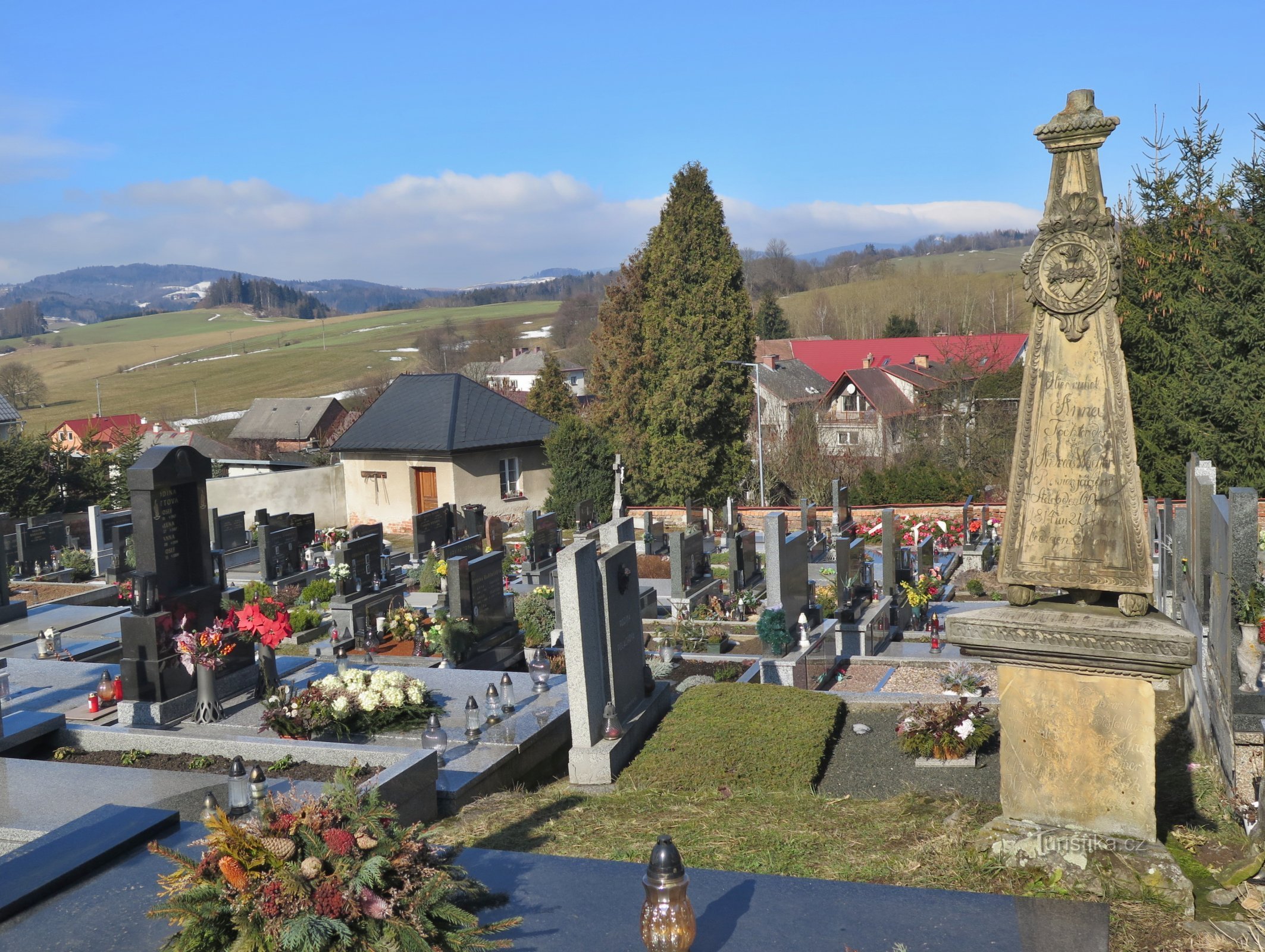 Fenyő - Wachler család sírköve