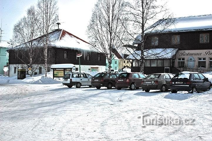 een van de restaurants in B.Lada