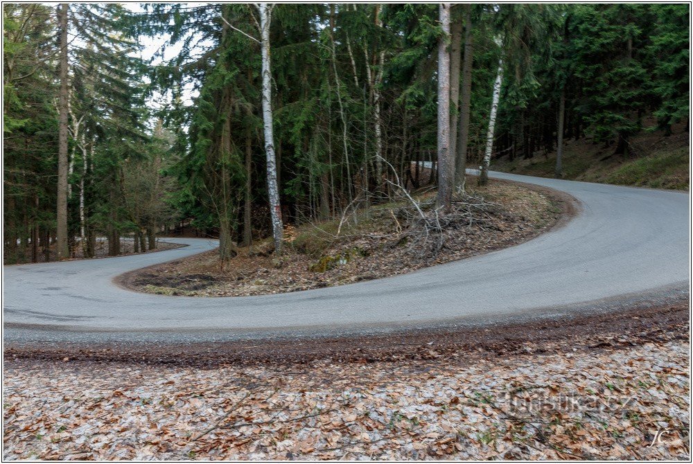 One of the winding roads from Chvalče.