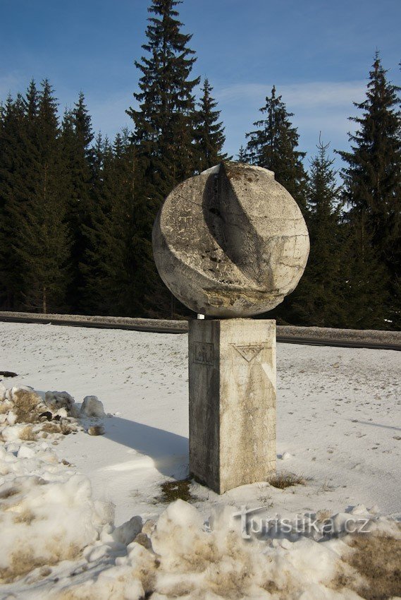 Eine der Skulpturen von Jiří Jílek