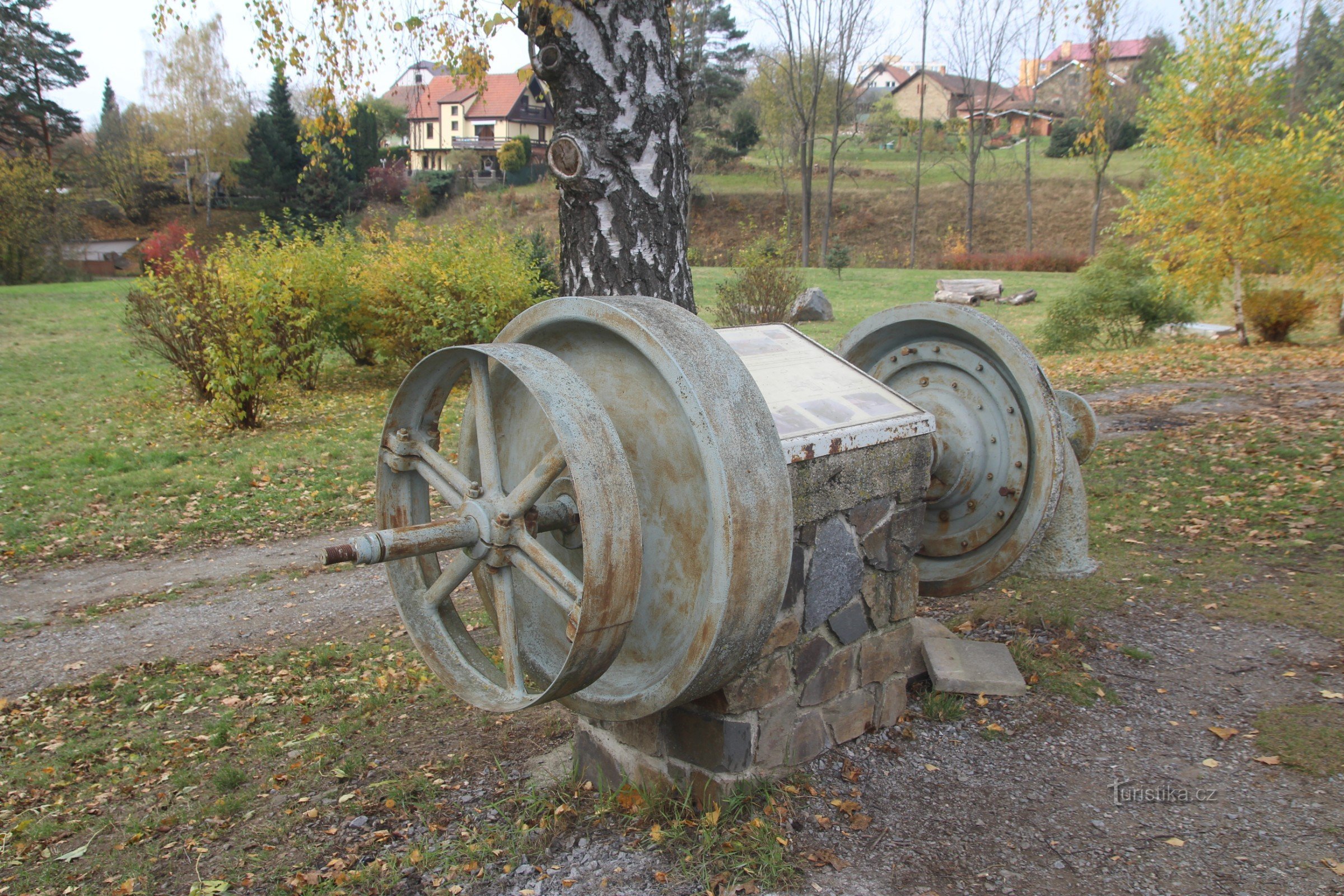 Jedovnice - Francis-Turbine auf dem Olšovce-Deich