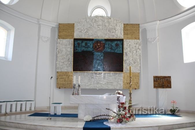 Jedovnice - Pyhän Nikolauksen kirkko Pietari ja Paavali
