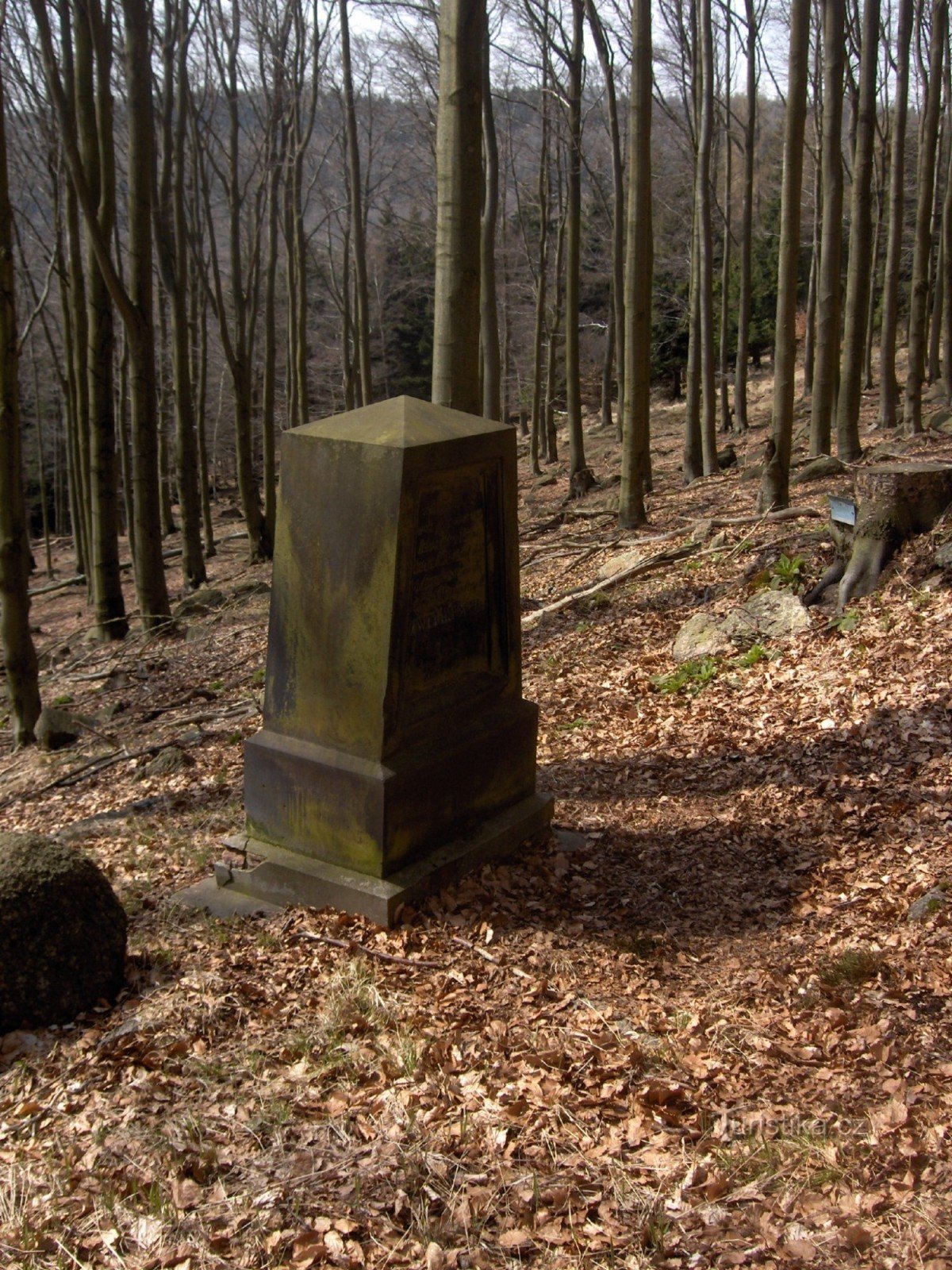 Rådjur monument