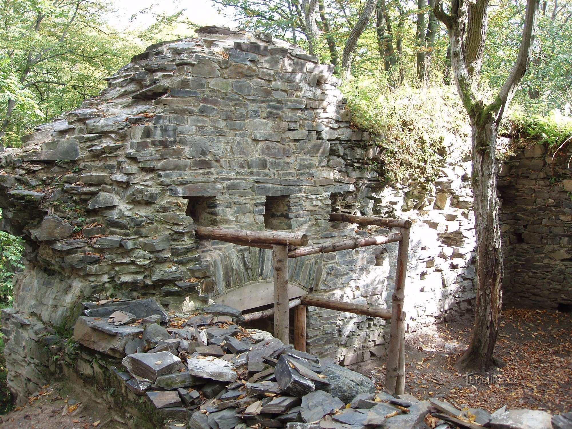 Vue de l'entrée de Jenč