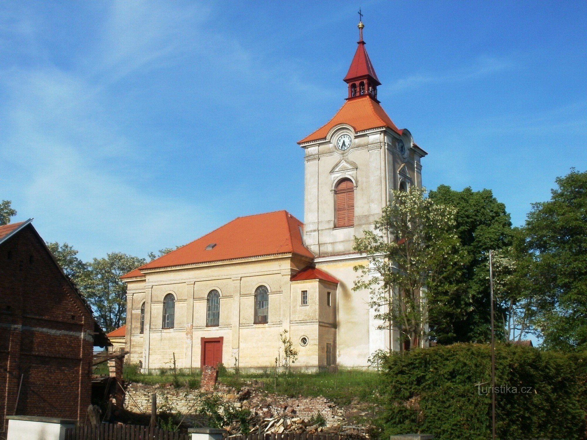 Jeníkovice - iglesia de St. Pedro y Pablo