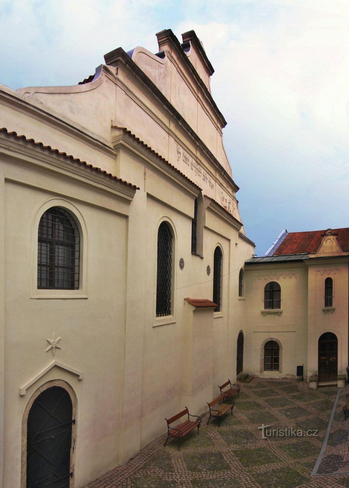 Ιερουσαλήμ στον Έλβα - Συναγωγή της Κολωνίας και εβραϊκά νεκροταφεία
