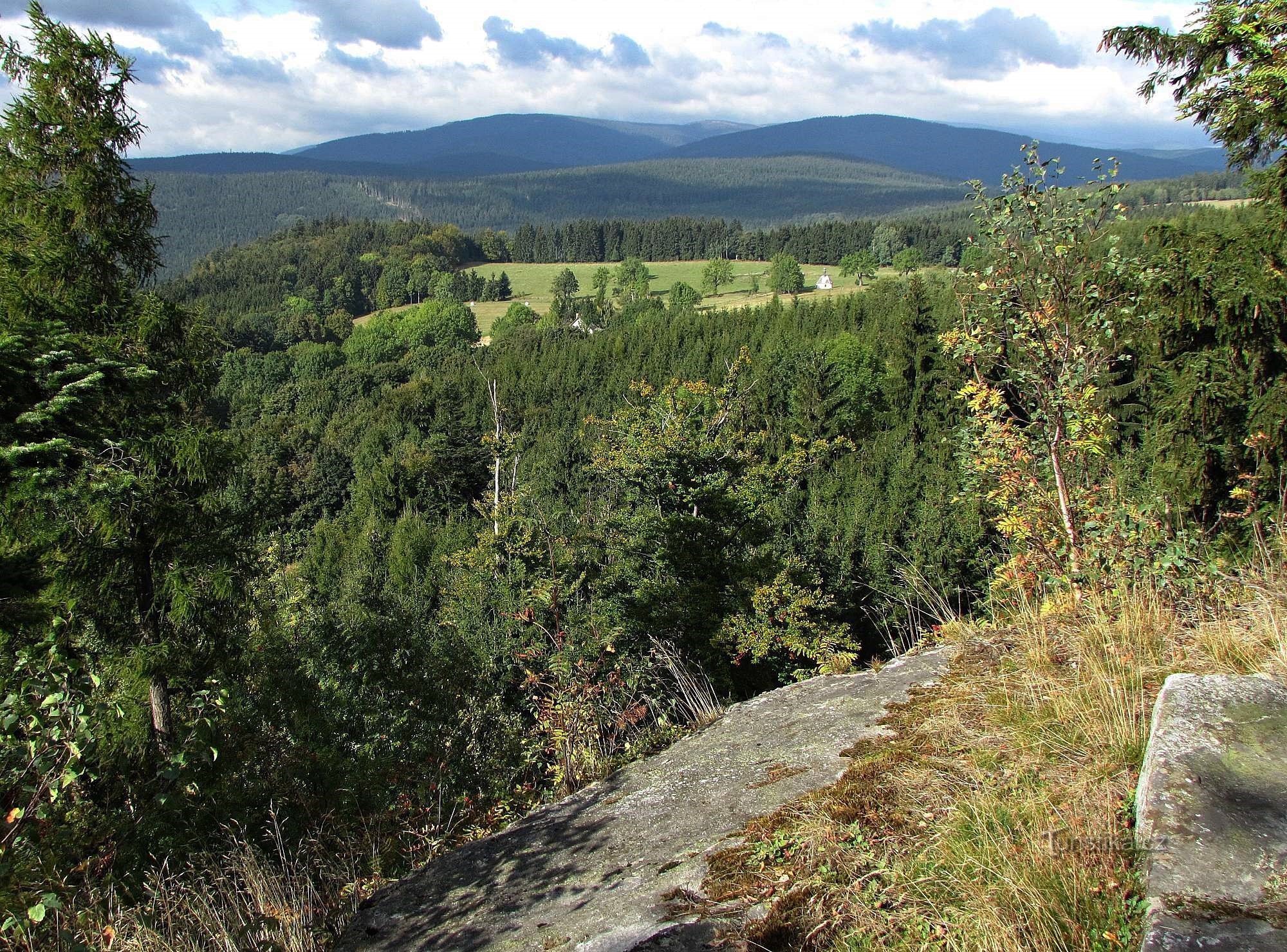 Оглядові майданчики Jesenice rock - 11. Скеля під Dobřečovská gora