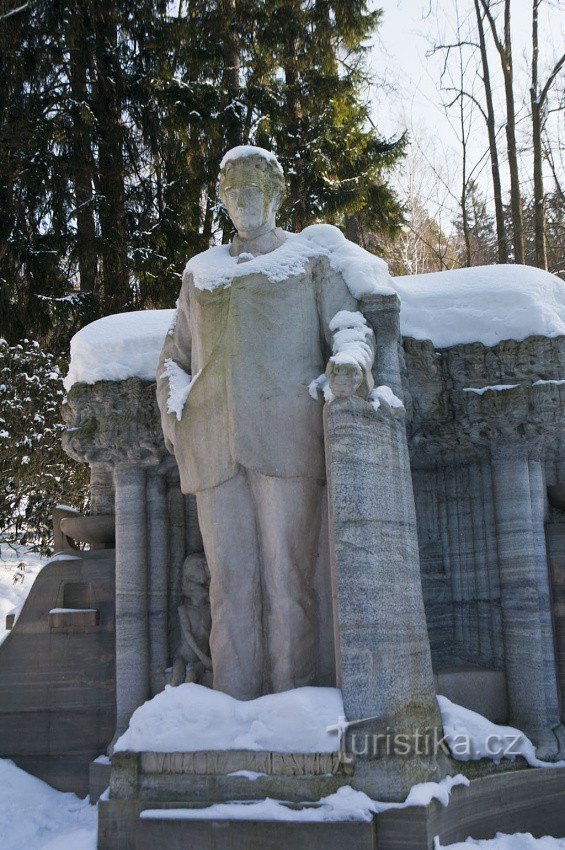 Jesenik - spomenik Vincenzu Priessnitzu