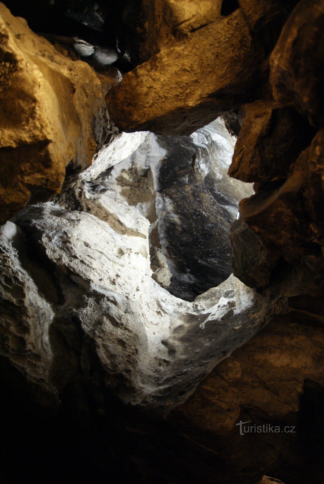 Grottes, observatoires et vétérans (Na Špičák, Hemberk et Česká Ves)