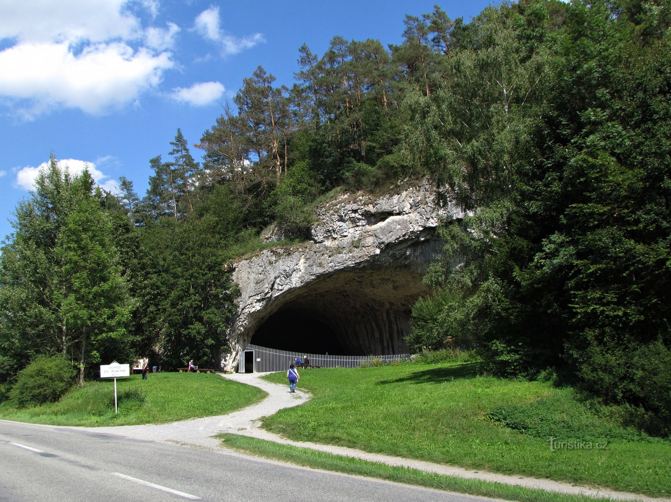 Cobertizo de la cueva