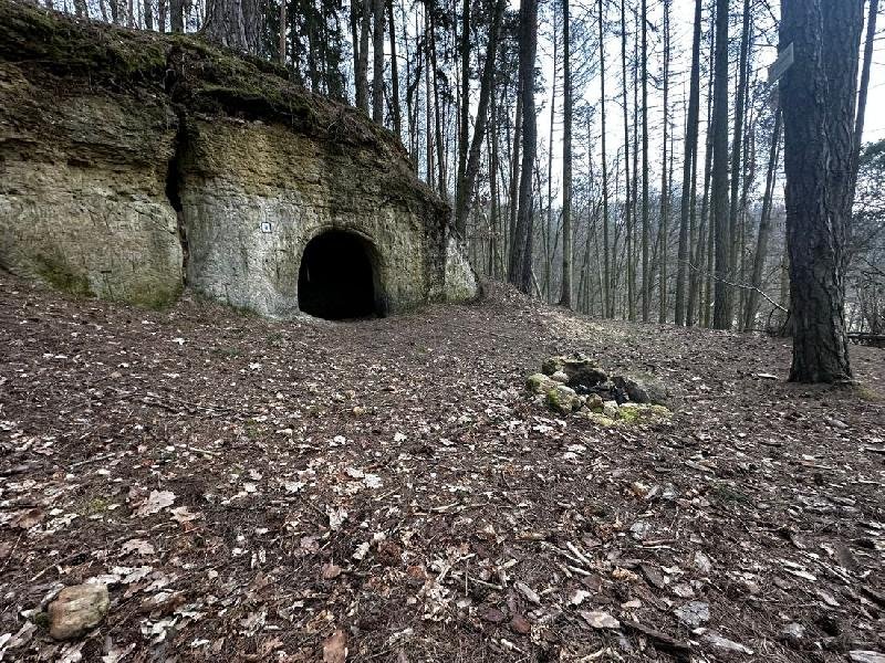 jeskyně Pod Zahájím