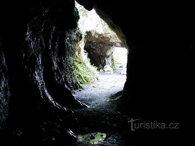 Šipka-barlang, kilátás a barlangból