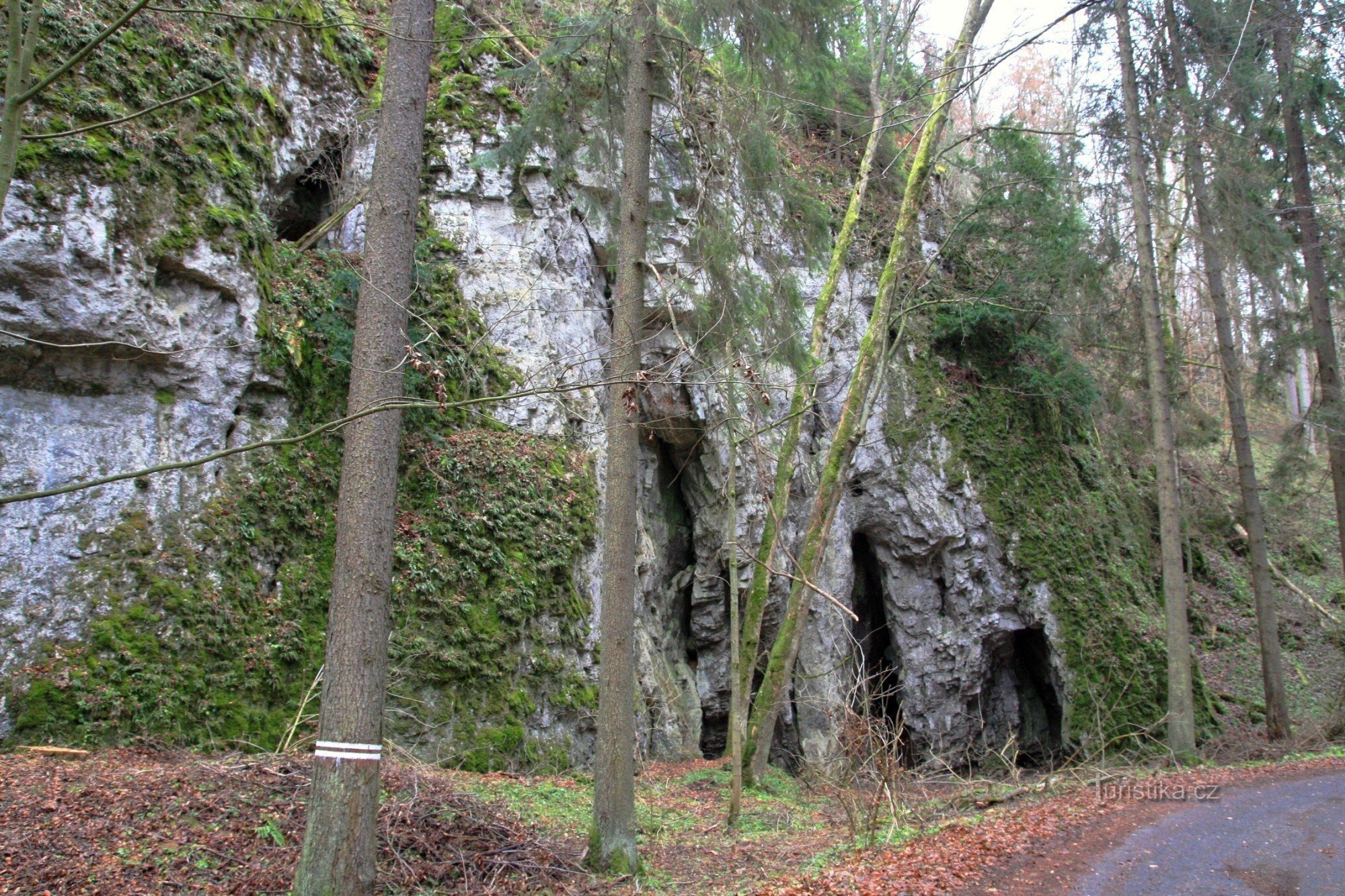 U jeda cave