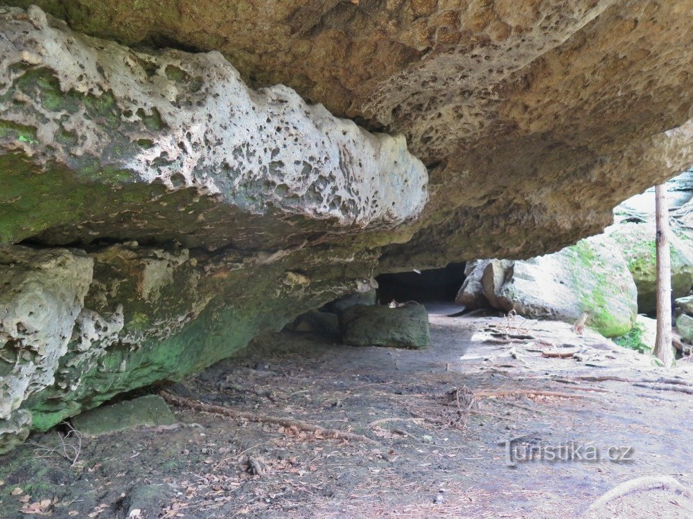 Grotta delle fate nella valle di Kyjovské