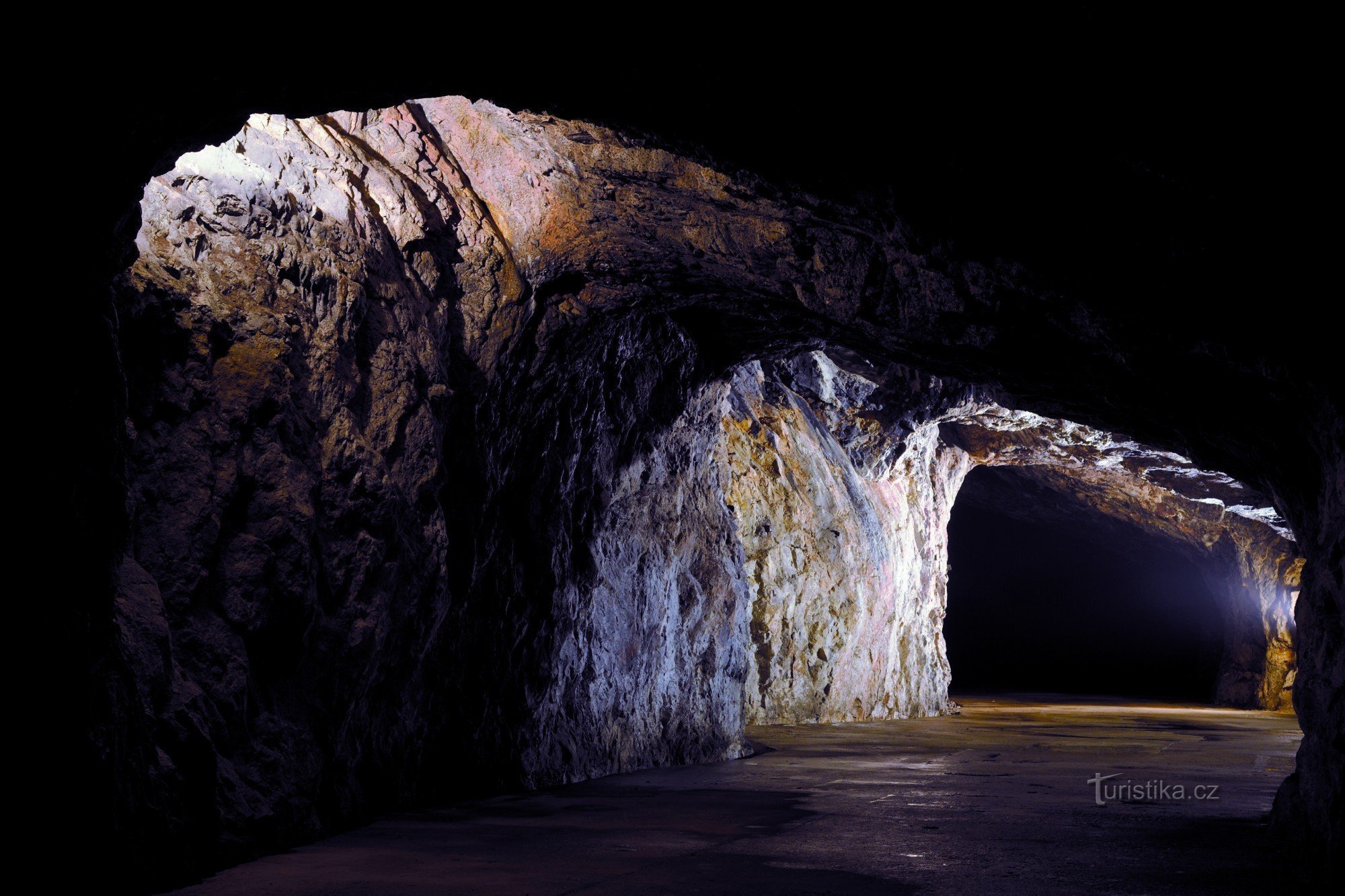 Výpustek Cave