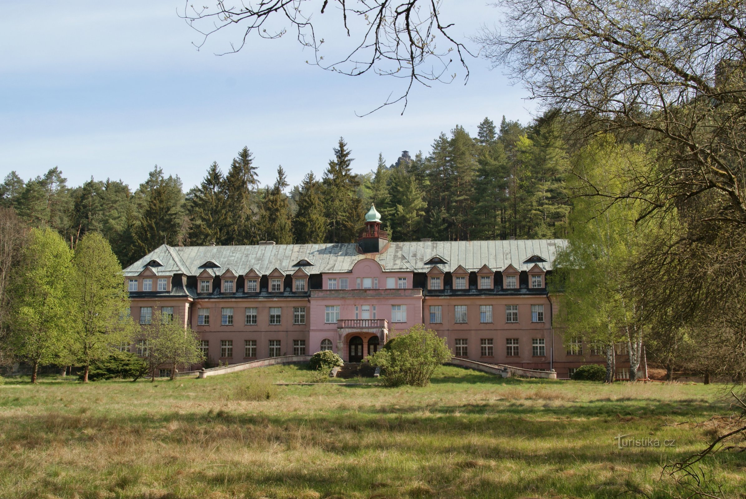 Jetřichovice - fostul sanatoriu pentru copii