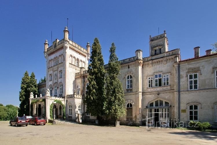 Jevišovice, Castillo Nuevo