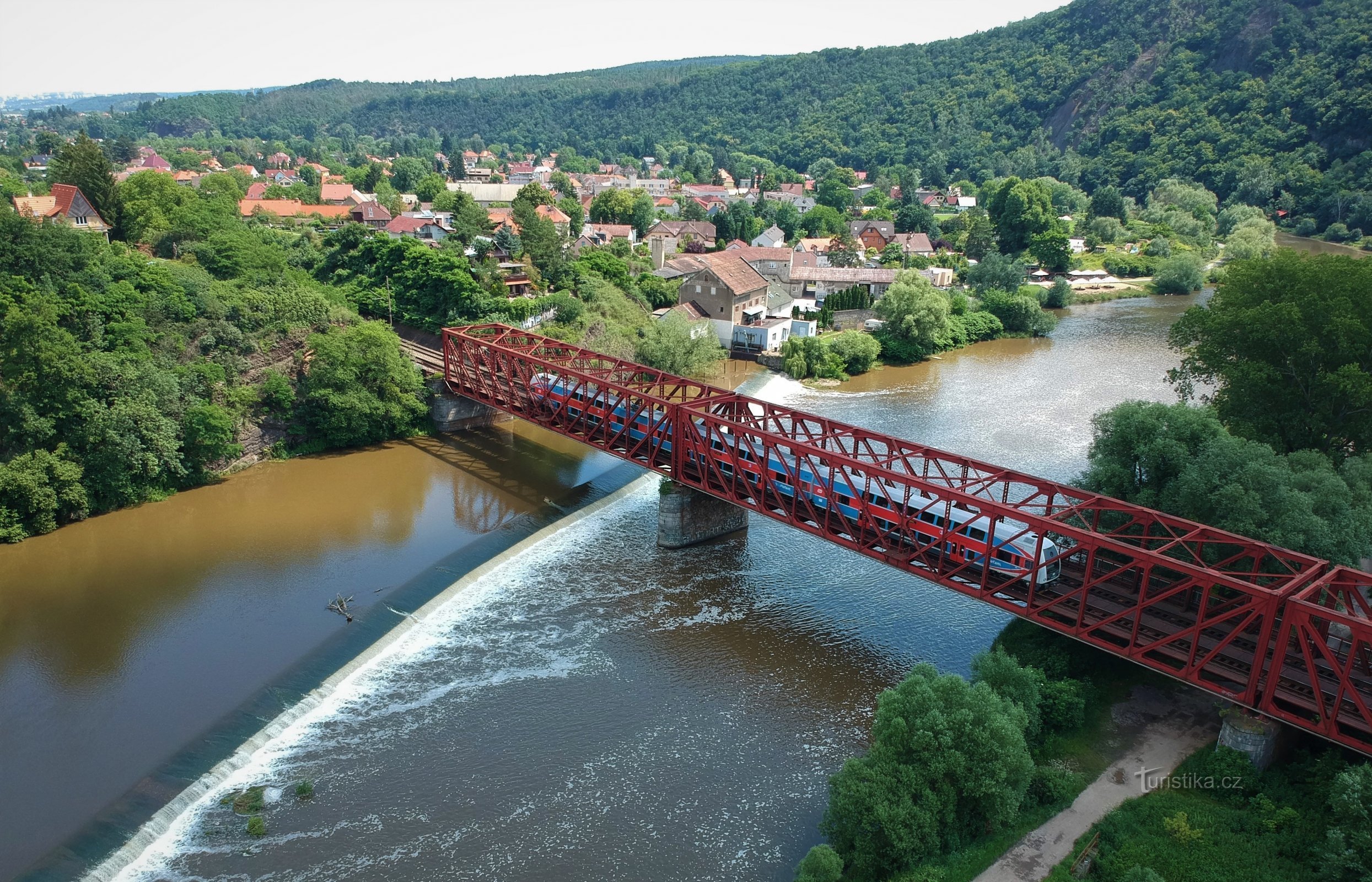 Mănâncă Lower Mokropsy