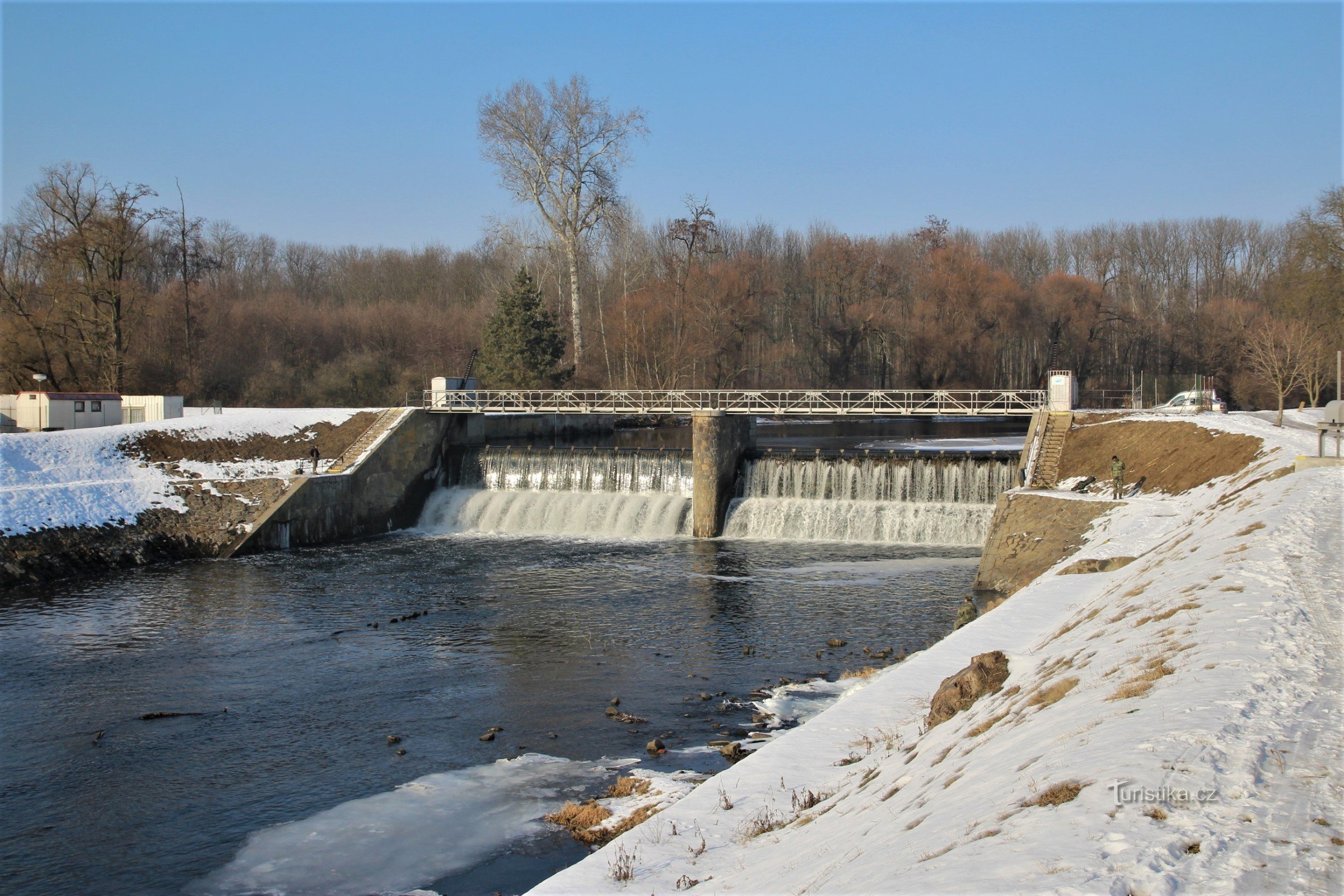 Eet op de rivier Svratka bij Rajhradice