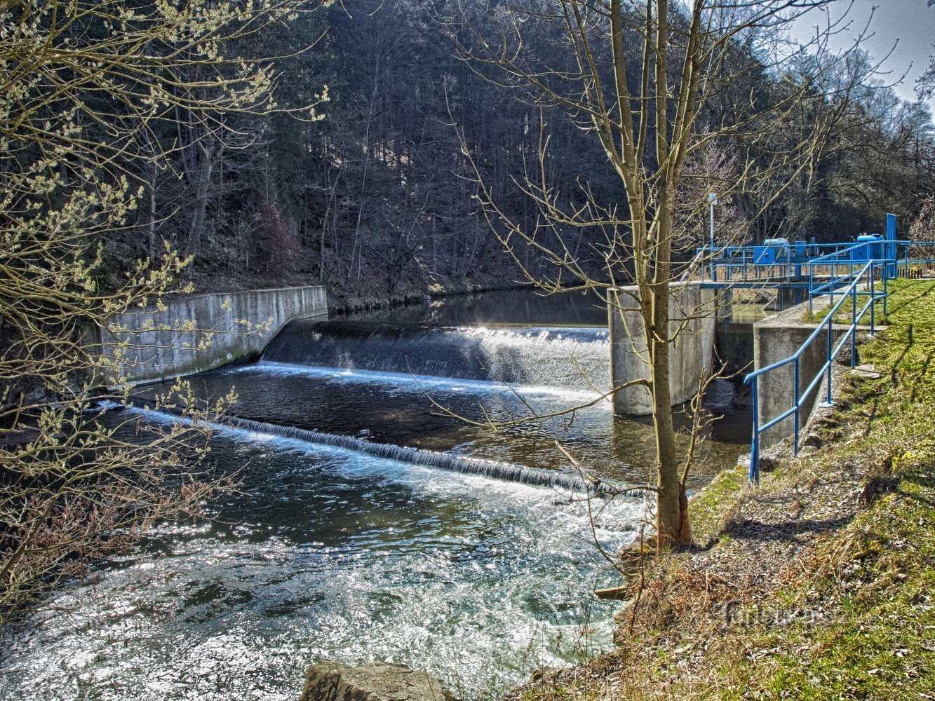 Essen Sie am Zusammenfluss von Nemilka