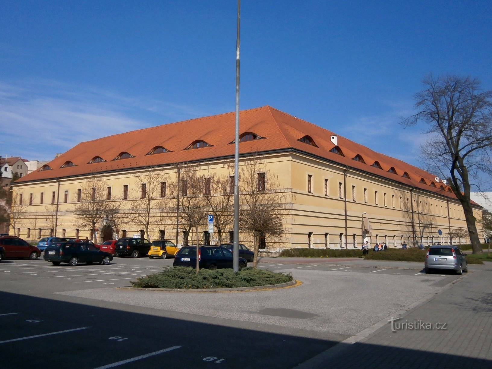 Cuartel de caballería (Hradec Králové, 13.4.2016 de abril de XNUMX)