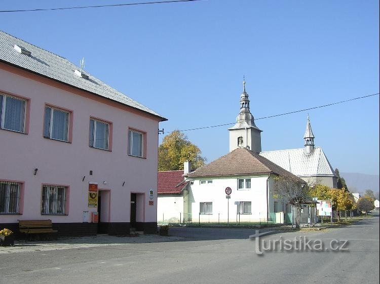 Jezernice: Post office and municipal office