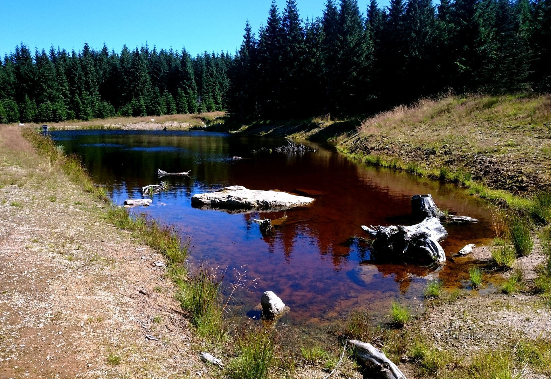 Jezero nekaj korakov od Černega potoka :).