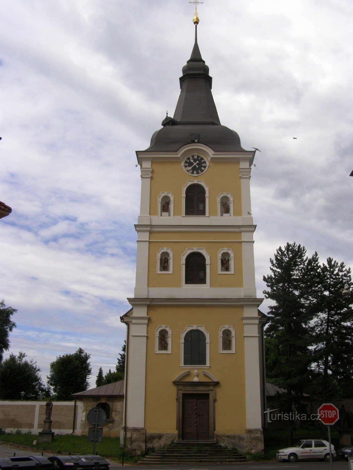 Jičín - Nhà thờ Đức Mẹ Bán