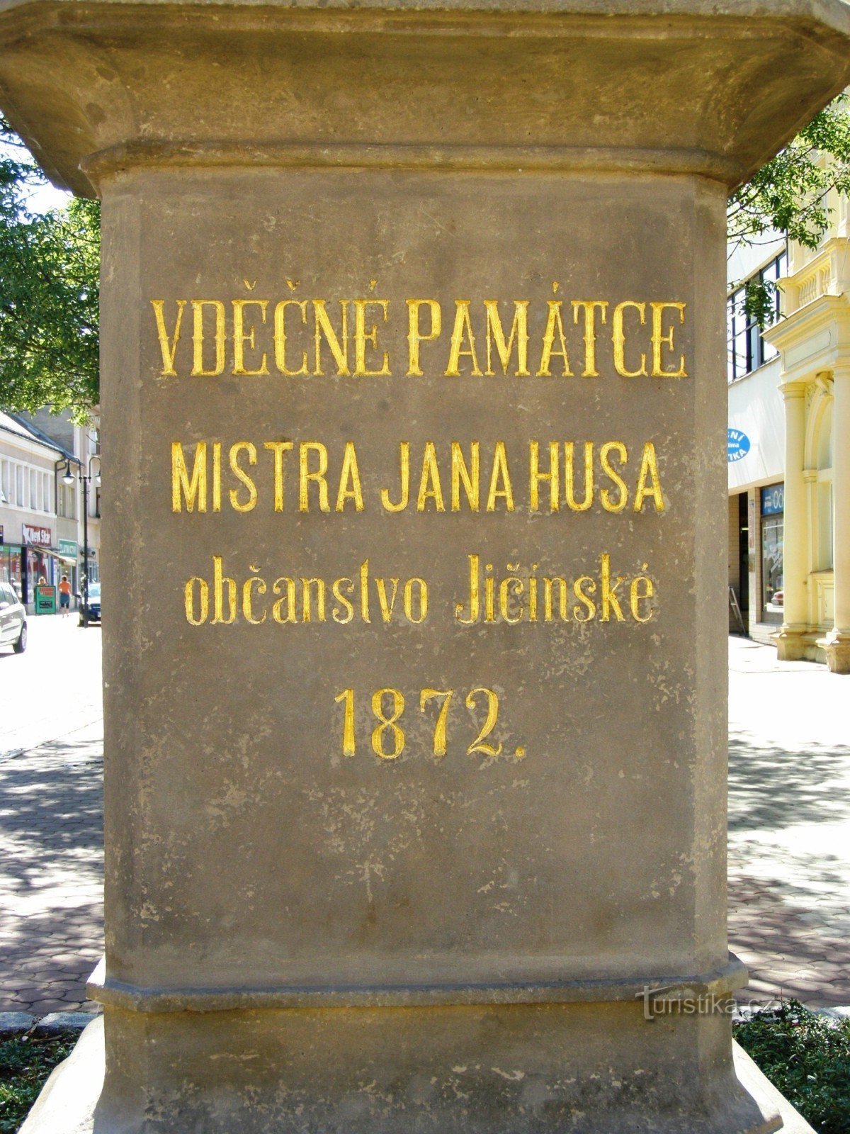 Jičín - Jan Hus 大师的纪念碑