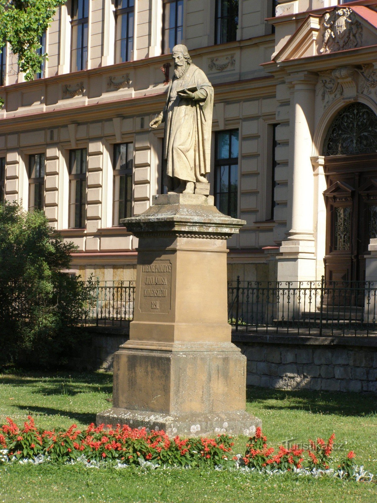 Jičín - statua di JA Comenius