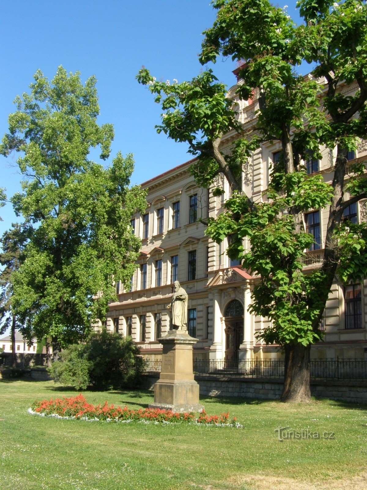 Jičín - statua di JA Comenius