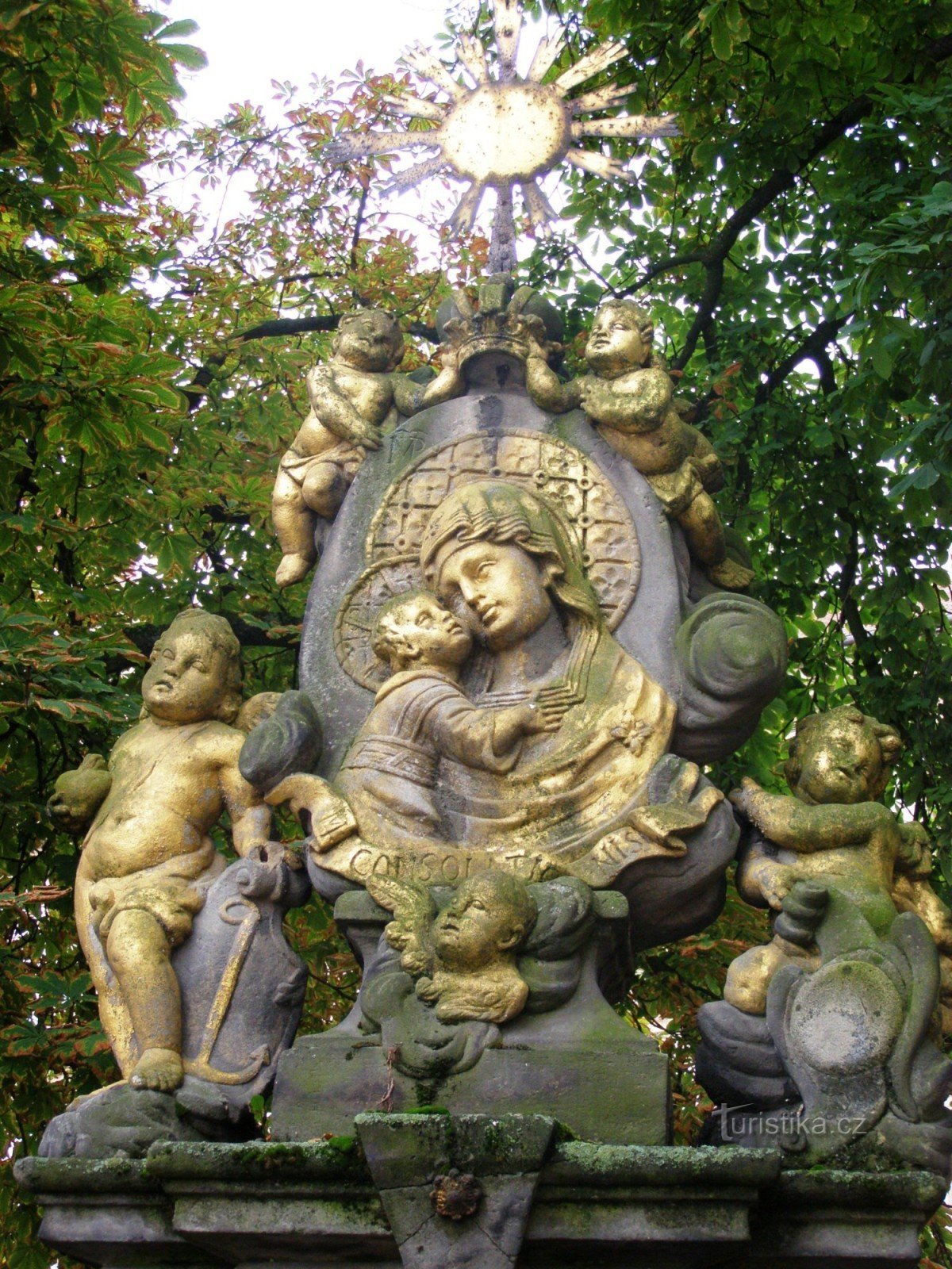 Jičín - statuia Maicii Domnului din Rušanska