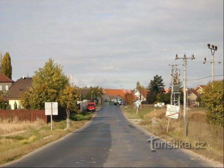 Au sud du village