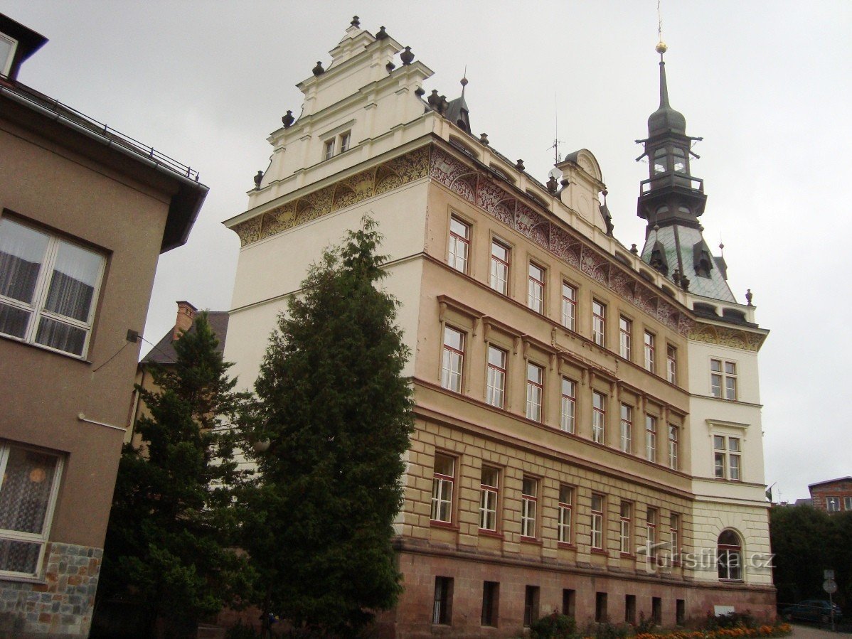 Jilemnice-Gymnasium and Secondary School-Photo: Ulrych Mir.