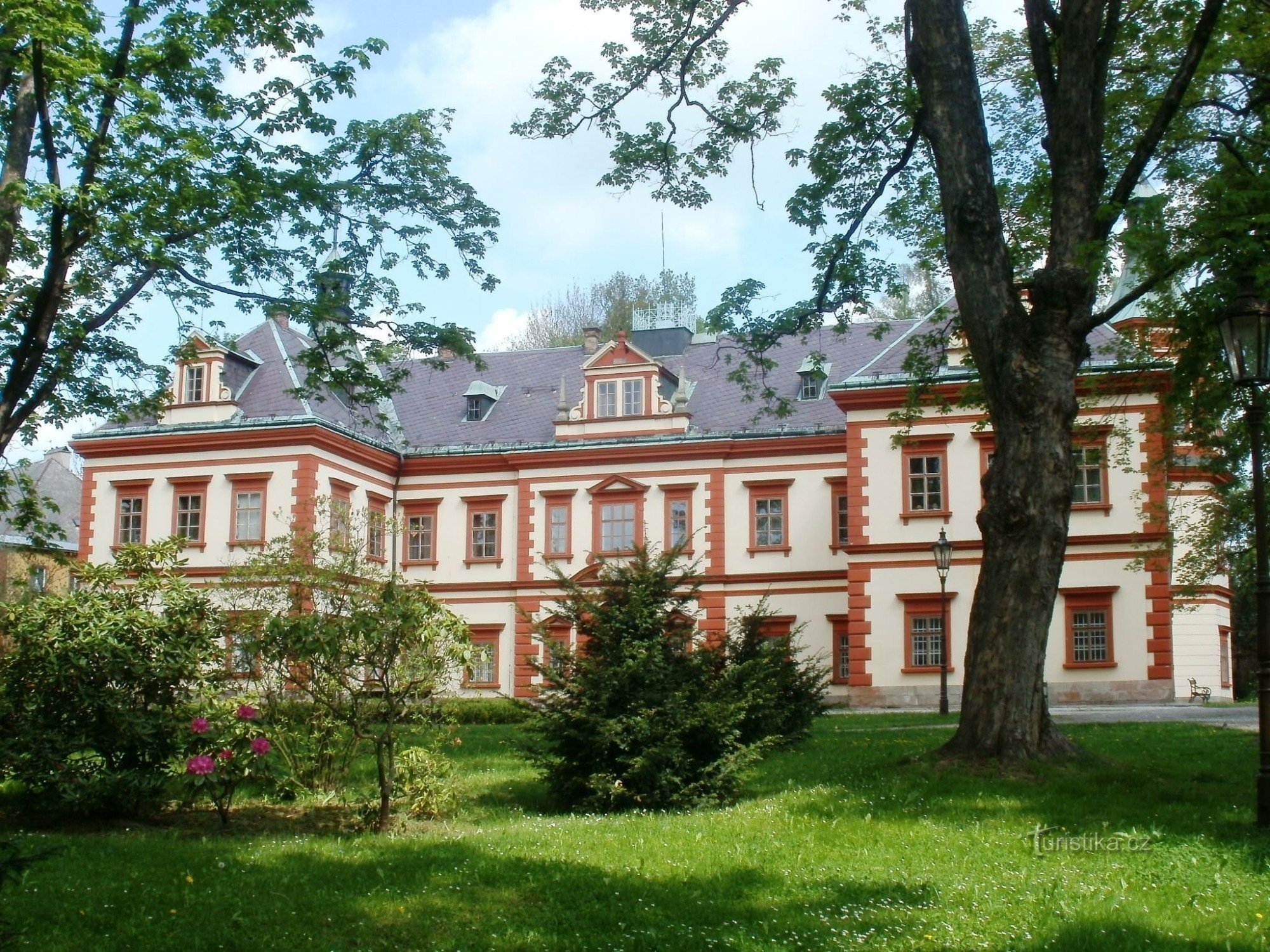 Jilemnice - Krkonoše-museo, linna