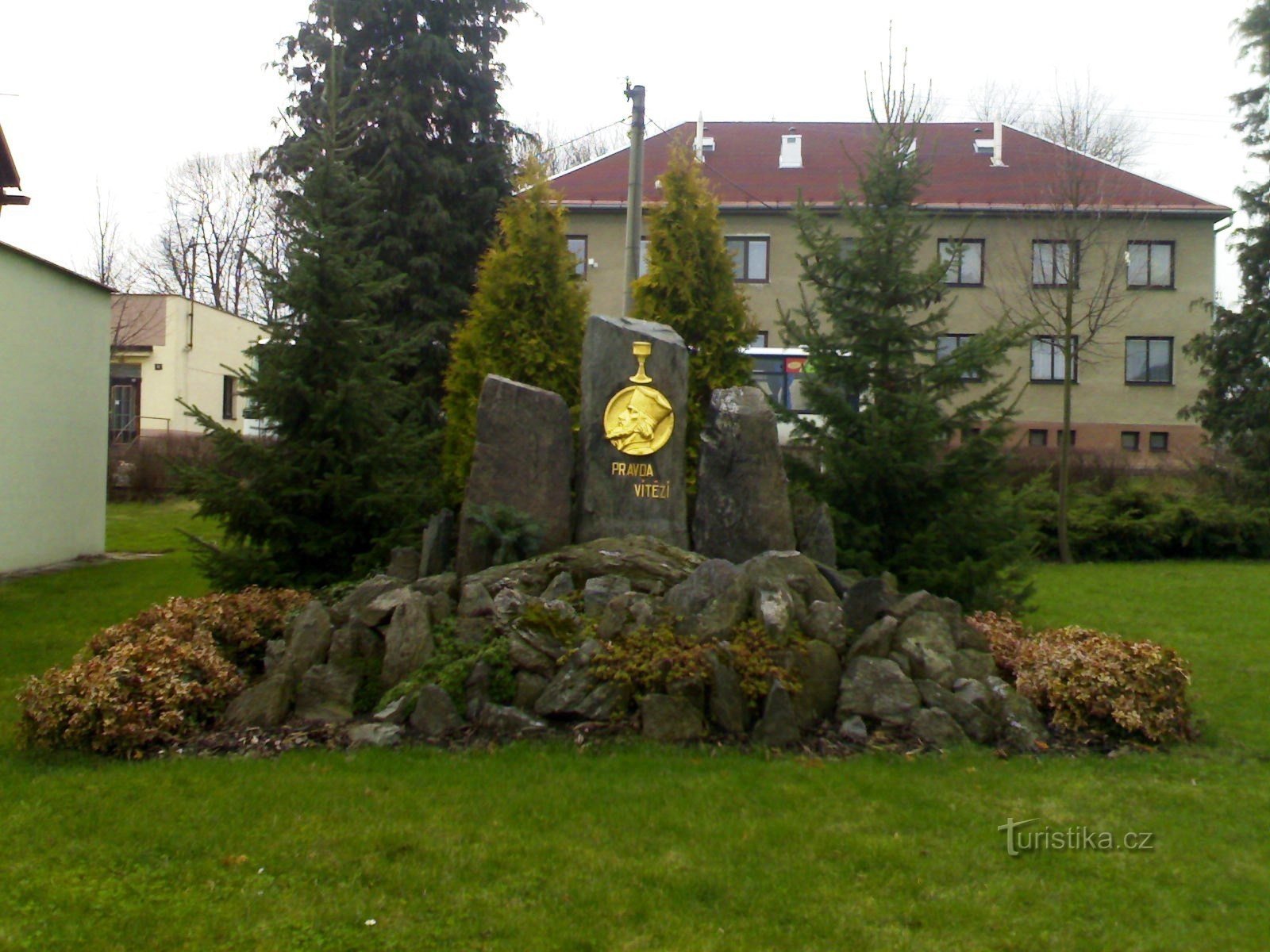 Jílovice - monument över Mästare Jan Hus