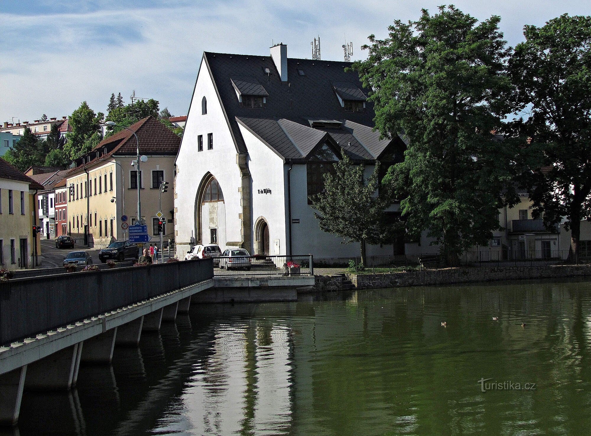 Jindřichův Hradec - nhà thờ Thánh Elizabeth bị hủy bỏ