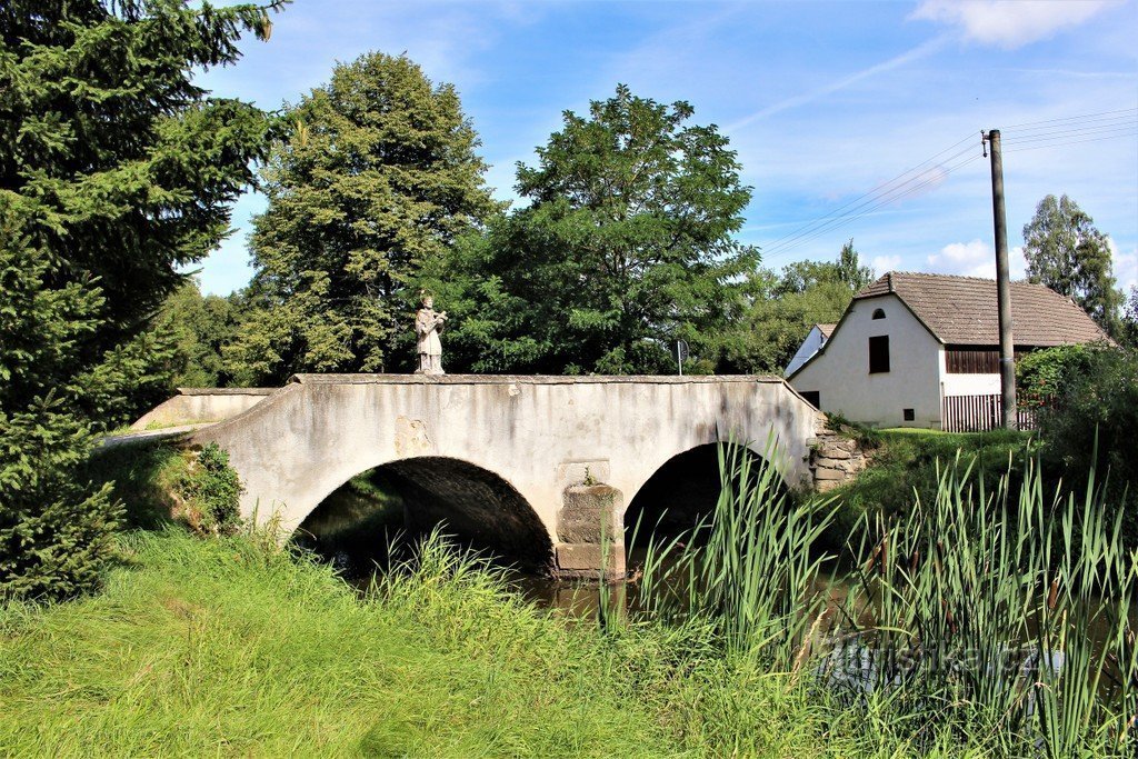 Jindřiš, baroque bridge east side