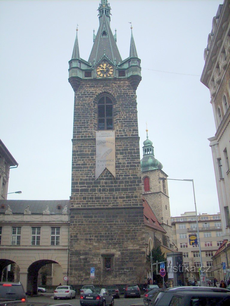 Henrikov stolp
