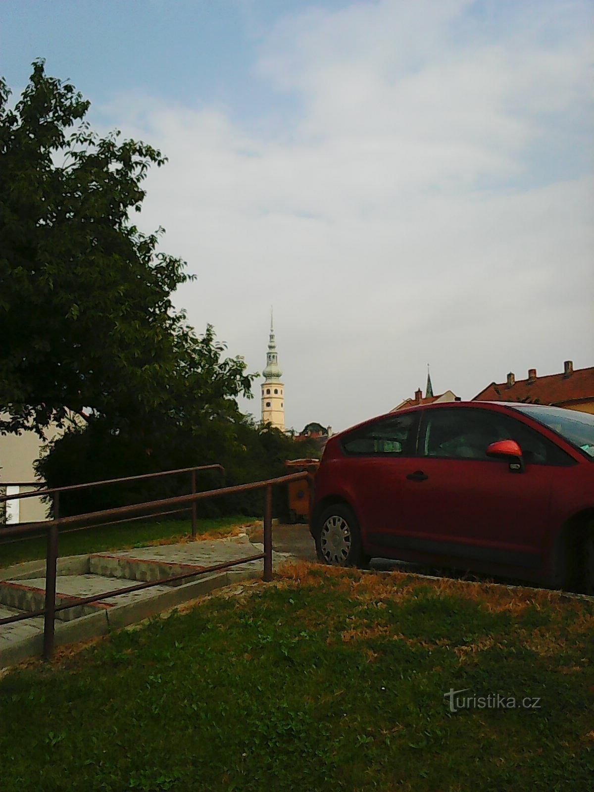 De toren van het Tovačovské-kasteel zichtbaar vanaf een afstand - mijn belangrijkste referentiepunt :)