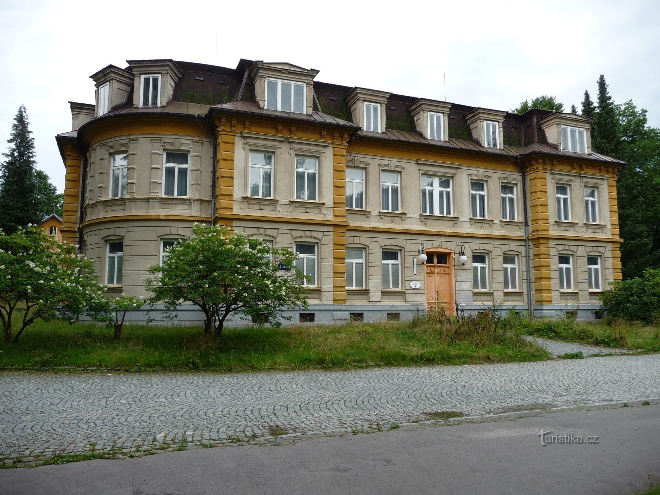 El balneario ya desaparecido en Lipová Lázně (y algo sobre su fundador Johann Schroth) añadir 18.4.16